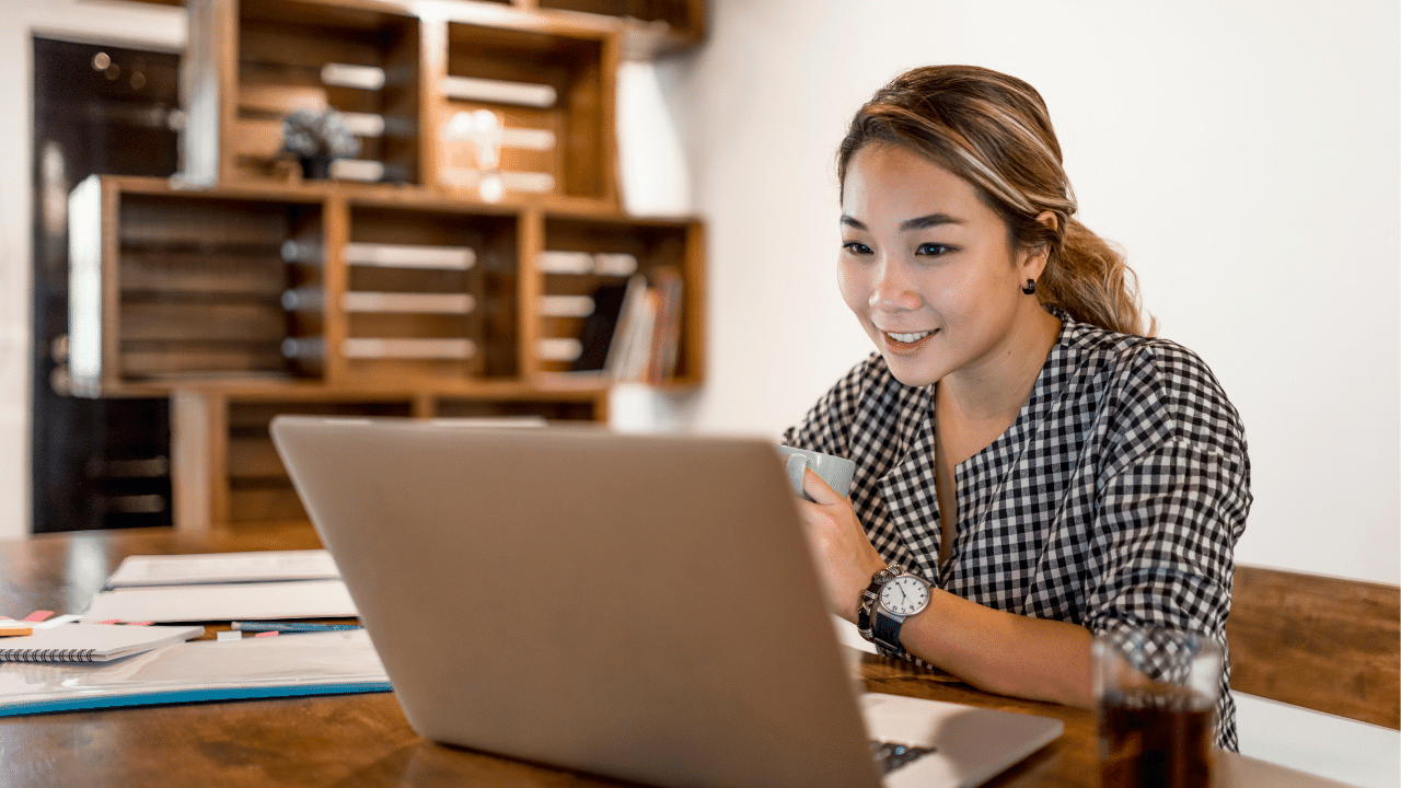 11 Best Work-From-Home Jobs for Beginners Without Experience 2022